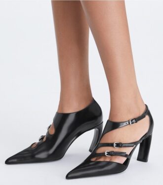 Zapatos de tacón con múltiples hebillas